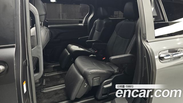 Toyota Sienna 2025 — photo 17