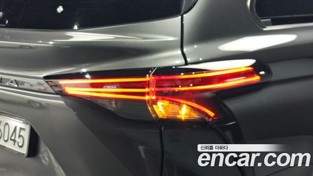 Toyota Sienna 2025 — photo 9