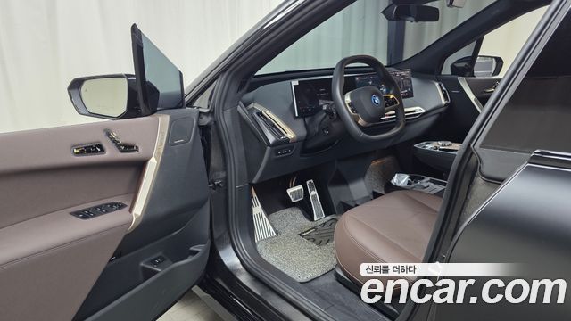 BMW iX 2025 — photo 13
