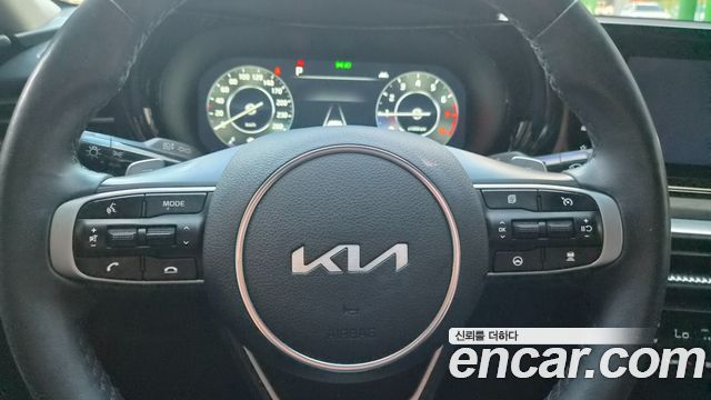 Kia K5 2023 — photo 4