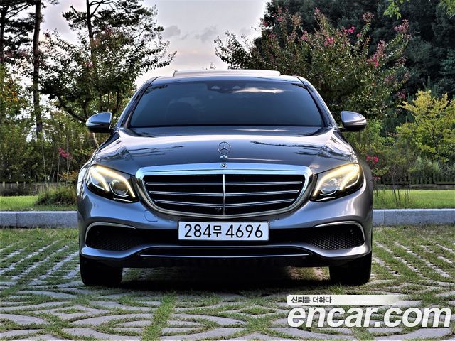 Mercedes-Benz E-Class 2018 — photo 4