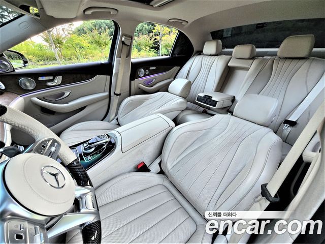 Mercedes-Benz E-Class 2018 — photo 9