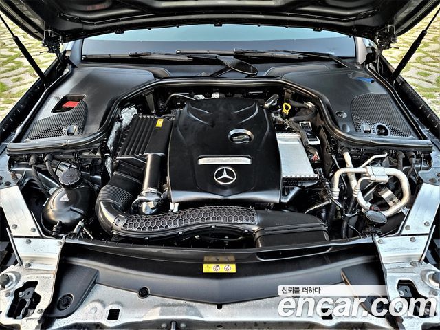 Mercedes-Benz E-Class 2018 — photo 19
