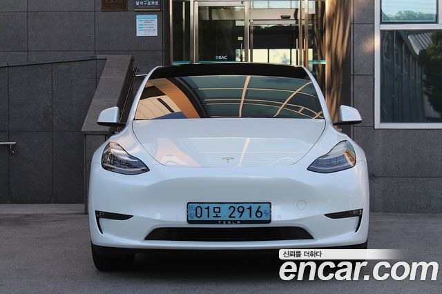 Tesla Model Y 2021 — photo 2