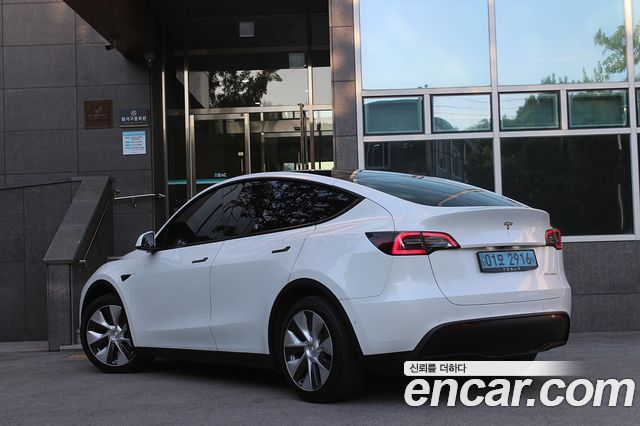 Tesla Model Y 2021 — photo 5
