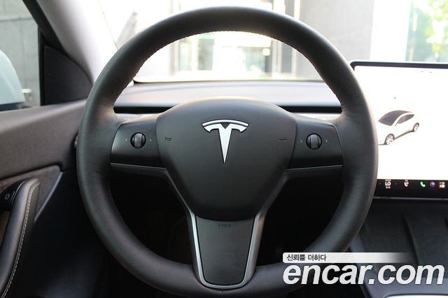 Tesla Model Y 2021 — photo 9