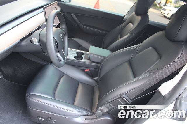 Tesla Model Y 2021 — photo 13