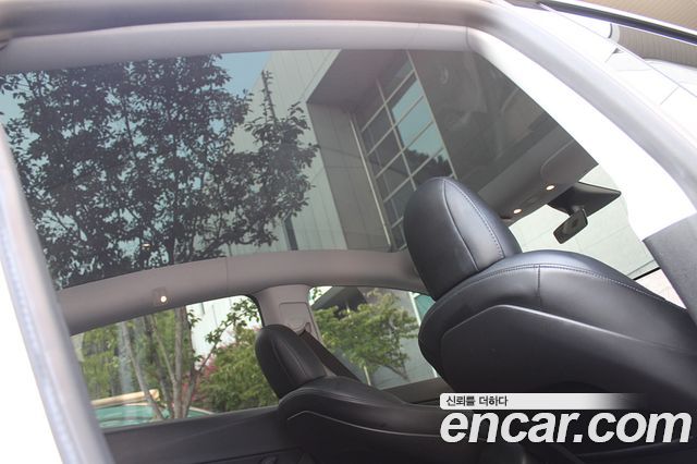 Tesla Model Y 2021 — photo 14