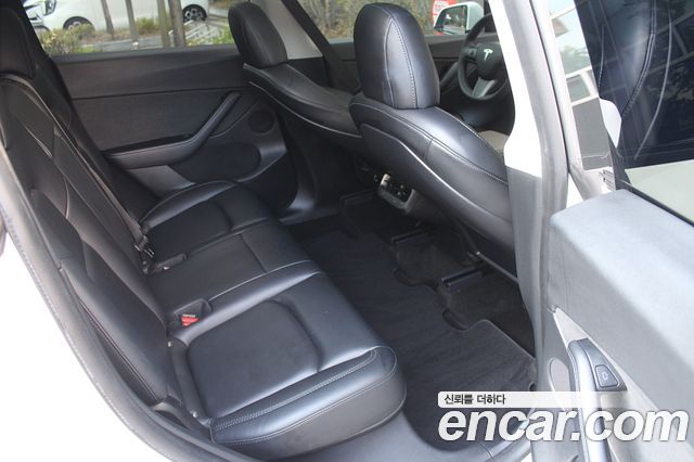 Tesla Model Y 2021 — photo 15