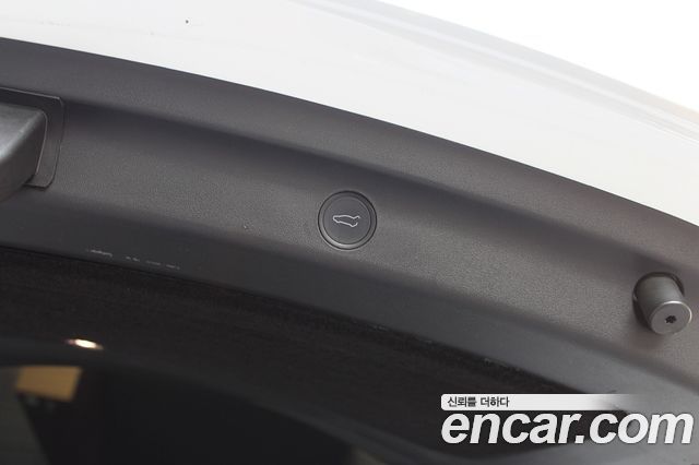 Tesla Model Y 2021 — photo 18