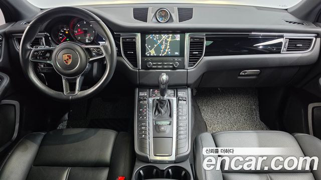 Porsche Macan 2017 — photo 10