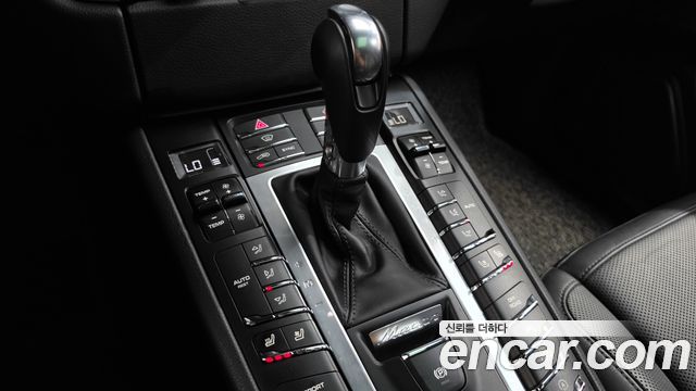 Porsche Macan 2017 — photo 12