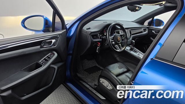 Porsche Macan 2017 — photo 13