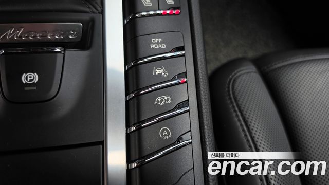 Porsche Macan 2017 — photo 19