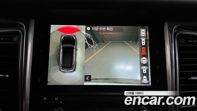 Porsche Macan 2017 — photo 22