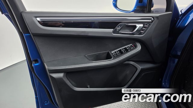 Porsche Macan 2017 — photo 14