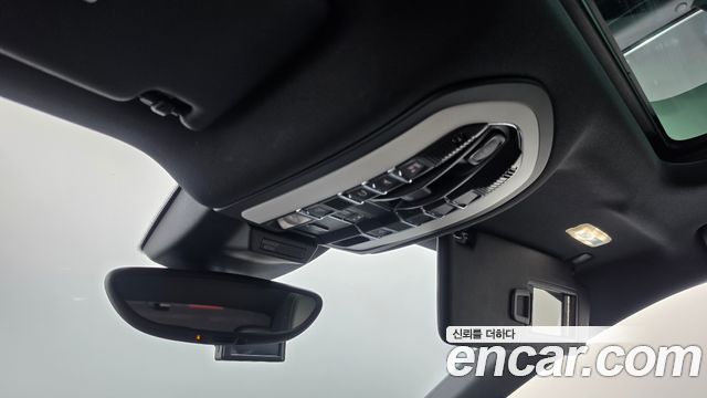 Porsche Macan 2017 — photo 29