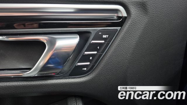 Porsche Macan 2017 — photo 32