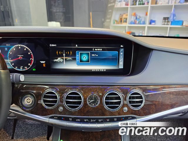 Mercedes-Benz S-Class 2019 — photo 11