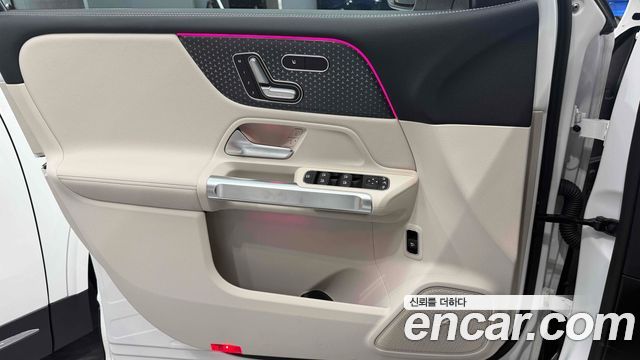 Mercedes-Benz EQB 2026 — photo 10