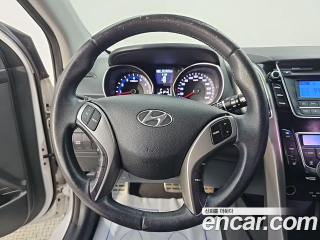 Hyundai i30 2012 — photo 9