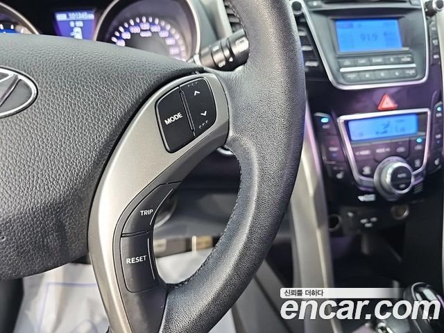 Hyundai i30 2012 — photo 14