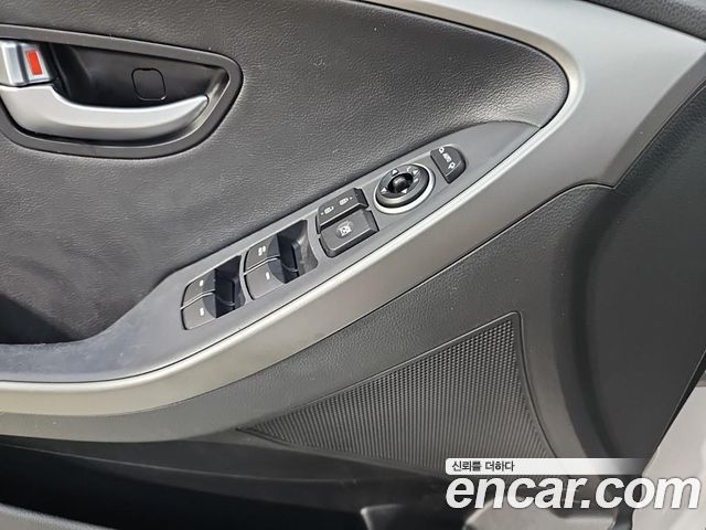 Hyundai i30 2012 — photo 17