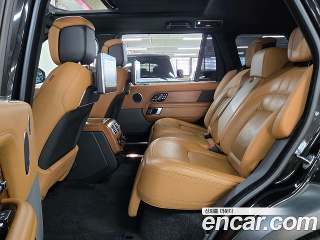 Land Rover Range Rover 2019 — photo 18
