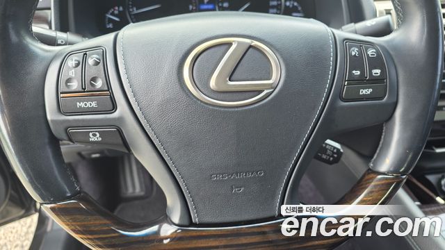 Lexus LS 2015 — photo 13