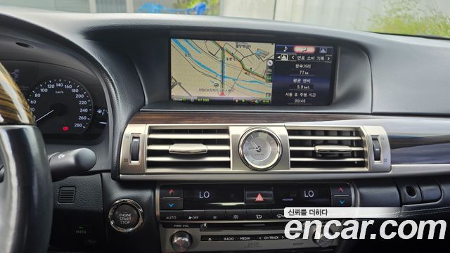 Lexus LS 2015 — photo 16