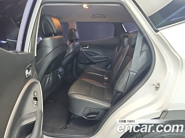 Hyundai Santafe 2018 — photo 12