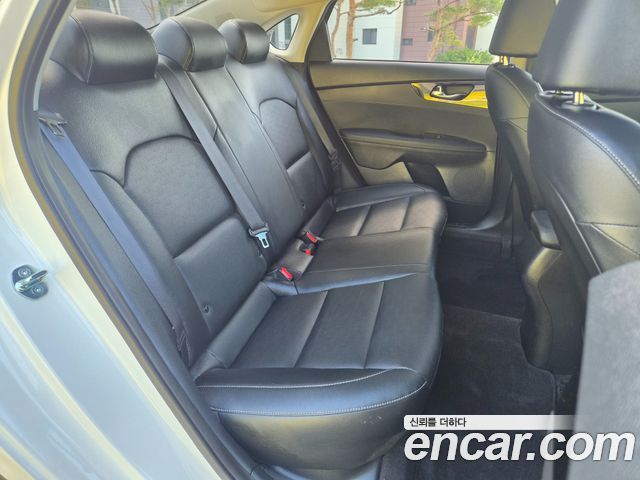 Kia K3 2024 — photo 12