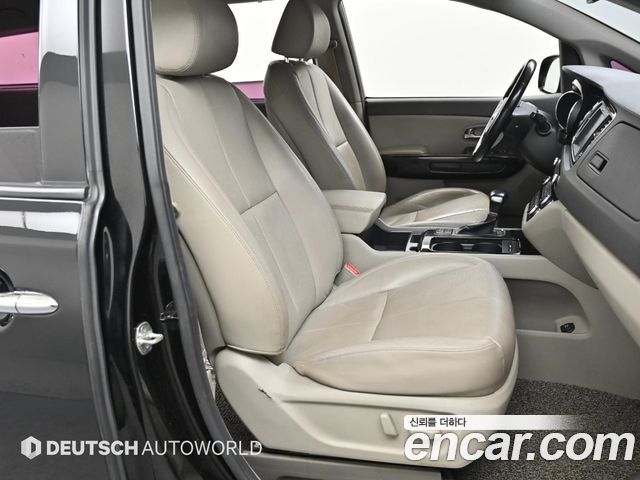 Kia Canival 2018 — photo 10