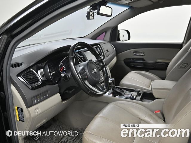 Kia Canival 2018 — photo 11