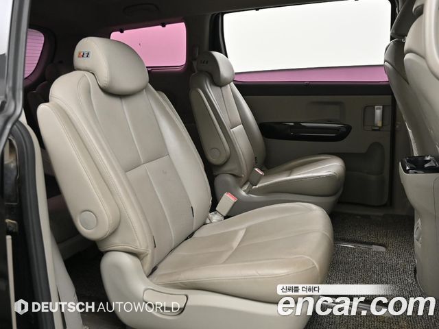 Kia Canival 2018 — photo 12