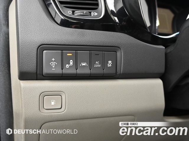 Kia Canival 2018 — photo 17