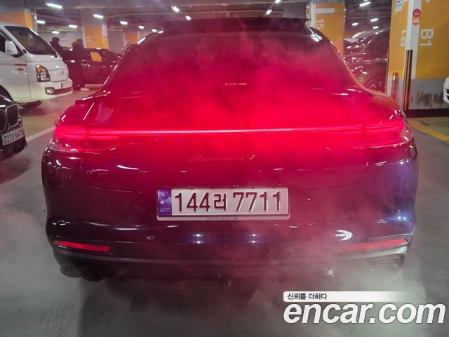 Porsche Panamera 2023 — photo 2