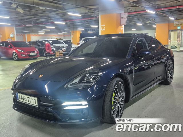 Porsche Panamera 2023 — photo 4