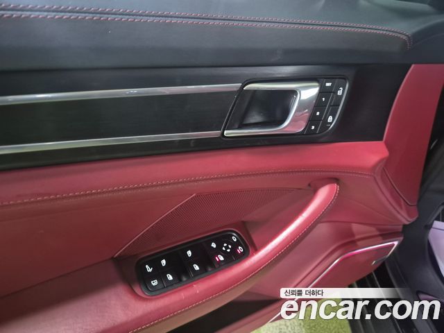 Porsche Panamera 2023 — photo 18