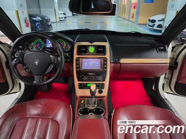 Maserati Quattroporte 2010 — photo 9