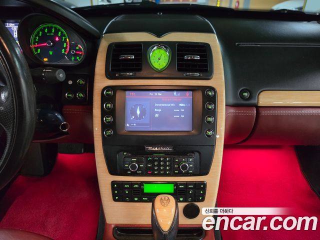 Maserati Quattroporte 2010 — photo 13