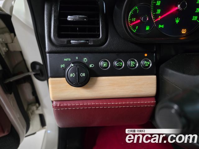 Maserati Quattroporte 2010 — photo 15