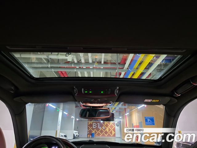 Maserati Quattroporte 2010 — photo 20
