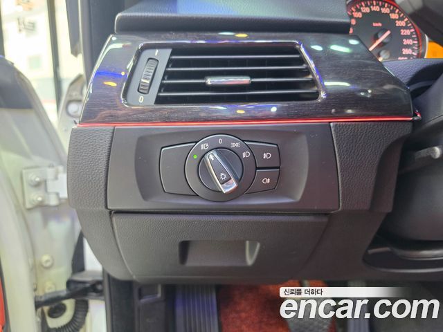 BMW 3-Series 2012 — photo 17
