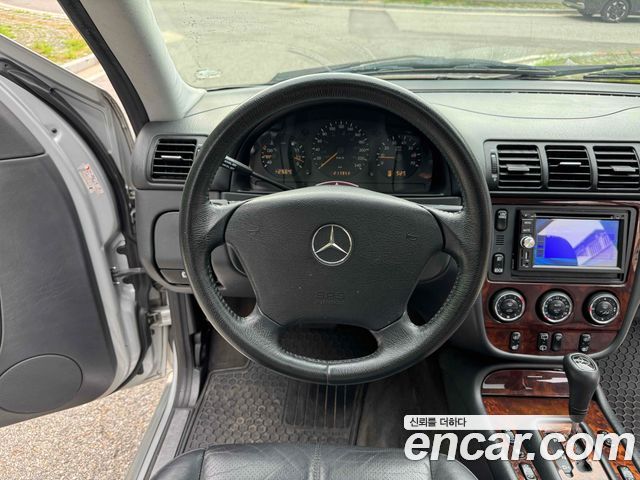 Mercedes-Benz M-class 2004 — photo 9