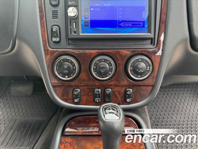 Mercedes-Benz M-class 2004 — photo 12