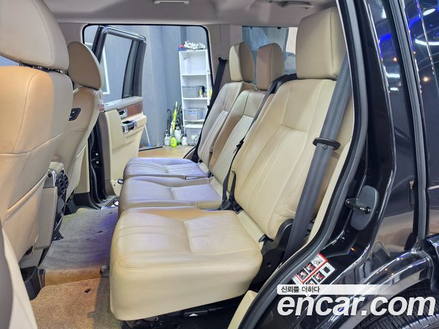 Land Rover Discovery 2016 — photo 15