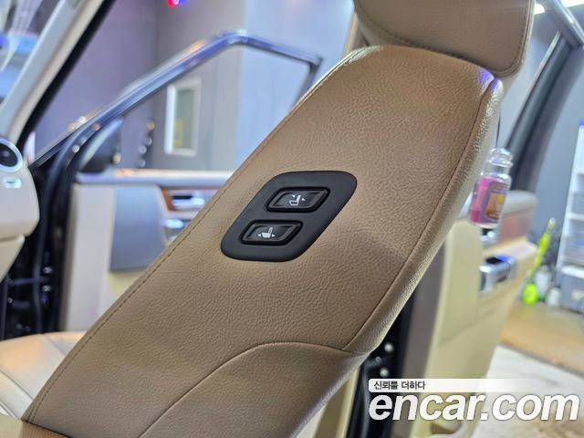 Land Rover Discovery 2016 — photo 16