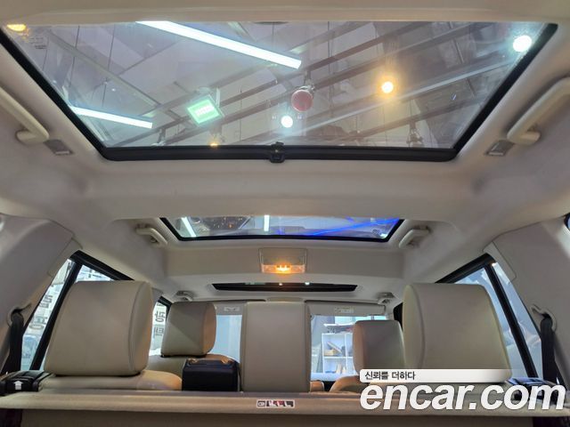 Land Rover Discovery 2016 — photo 18