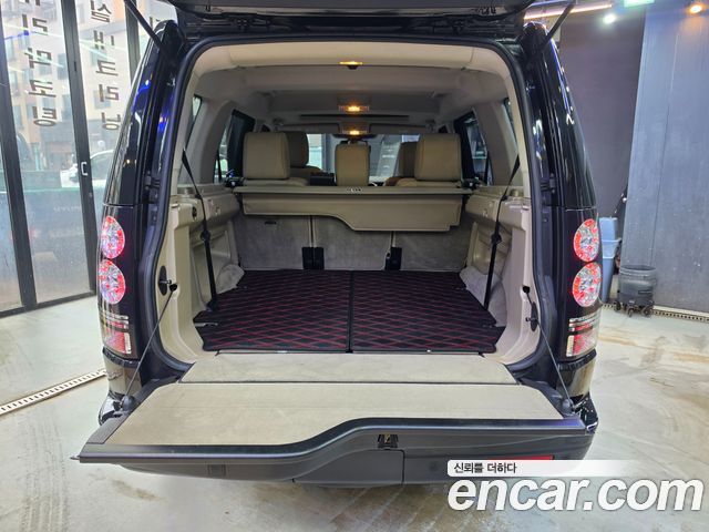Land Rover Discovery 2016 — photo 19